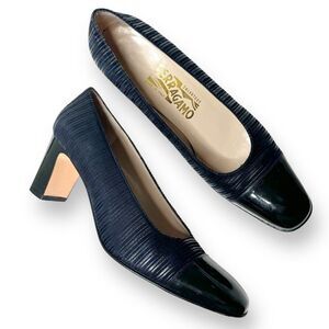 Salvatore Ferragamo Classic Vintage Pumps Navy Stripes Heels Women’s 9.5B FLAWED